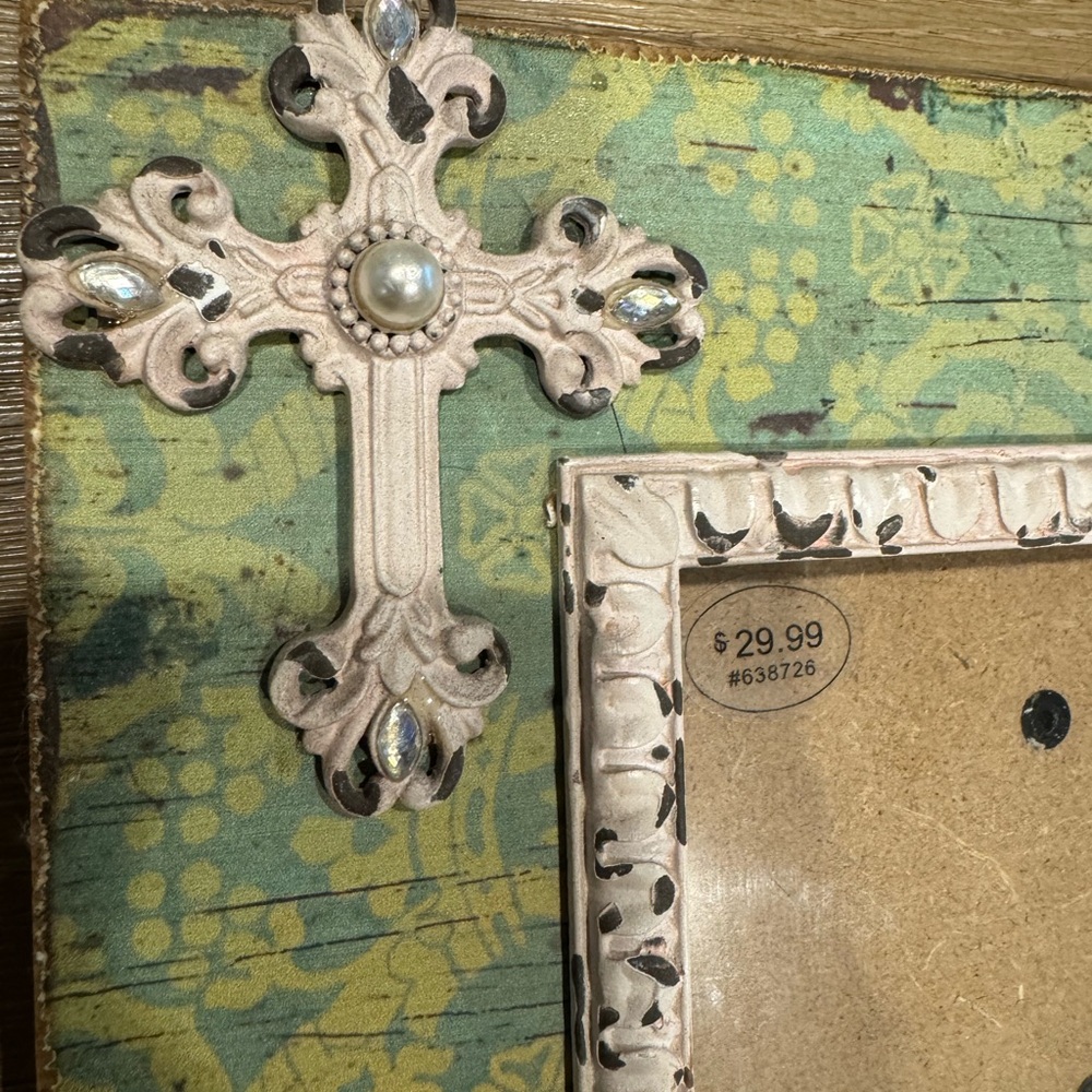 Decorative Cross and Frame Set - Cream and Green